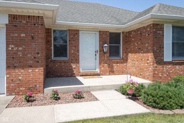 370 Vinewood Drive S, Brownsburg, IN 46112