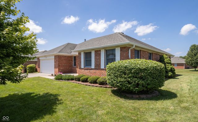 370 Vinewood Drive S, Brownsburg, IN 46112