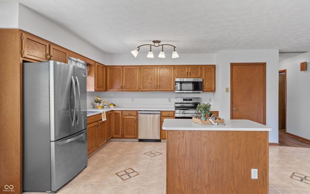 370 Vinewood Drive S, Brownsburg, IN 46112