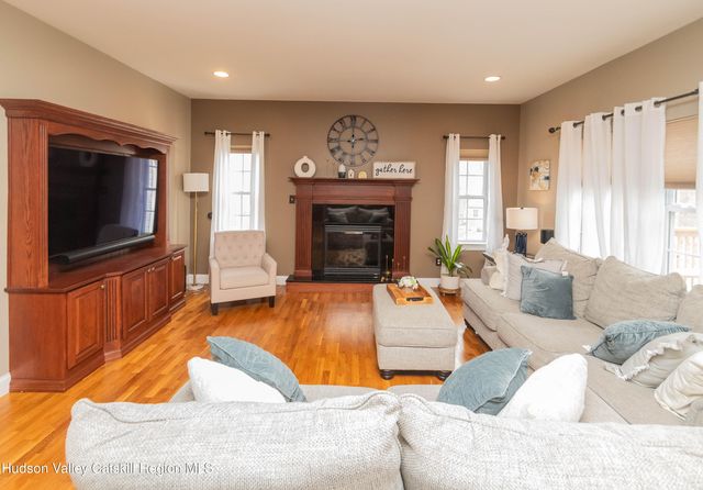 93 Glen Rock Circle, Highland, NY 12528