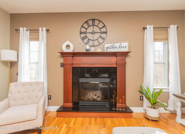 93 Glen Rock Circle, Highland, NY 12528