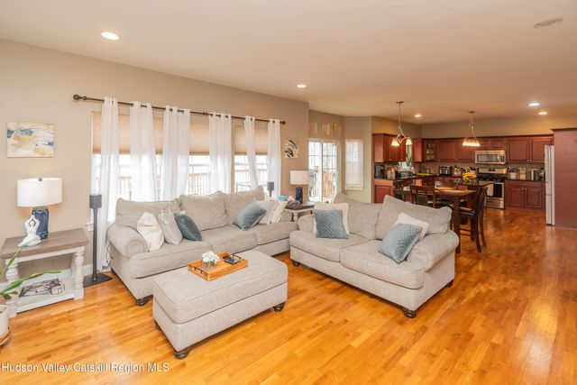 93 Glen Rock Circle, Highland, NY 12528