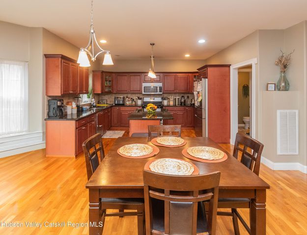 93 Glen Rock Circle, Highland, NY 12528