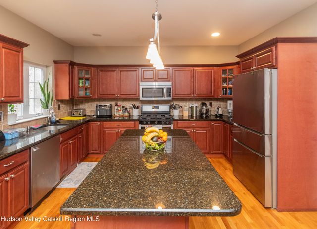 93 Glen Rock Circle, Highland, NY 12528