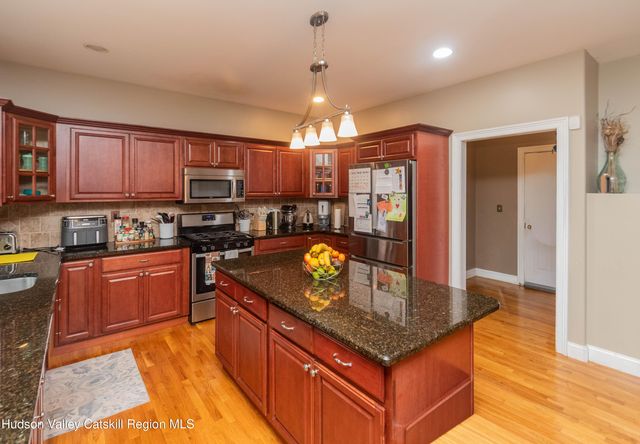 93 Glen Rock Circle, Highland, NY 12528