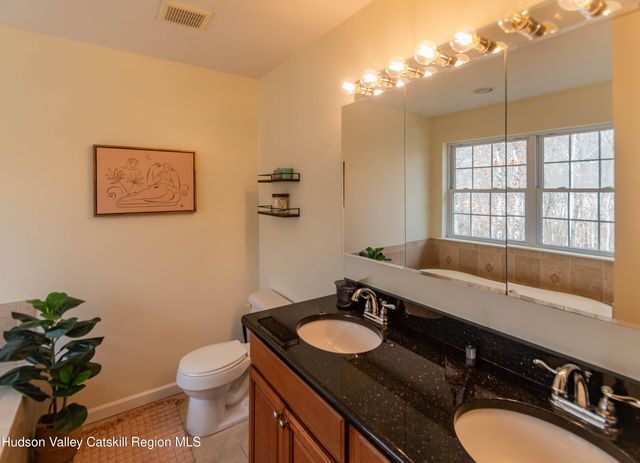 93 Glen Rock Circle, Highland, NY 12528