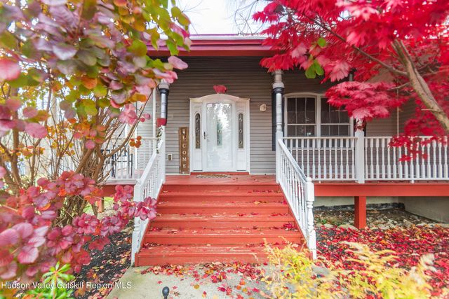 93 Glen Rock Circle, Highland, NY 12528