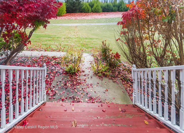 93 Glen Rock Circle, Highland, NY 12528