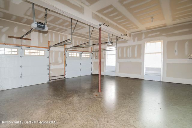 93 Glen Rock Circle, Highland, NY 12528