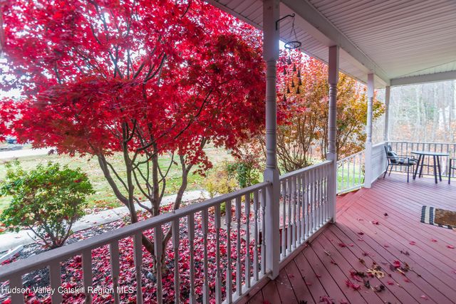 93 Glen Rock Circle, Highland, NY 12528