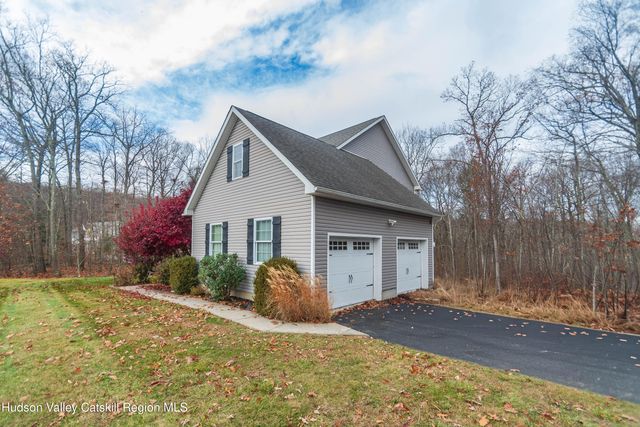 93 Glen Rock Circle, Highland, NY 12528