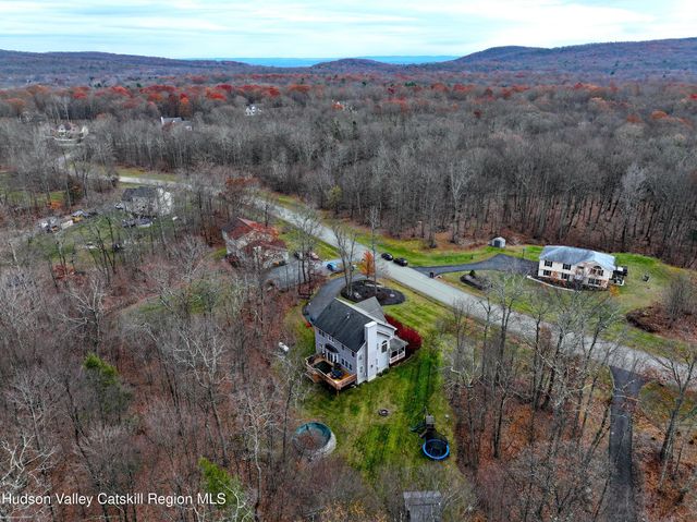 93 Glen Rock Circle, Highland, NY 12528