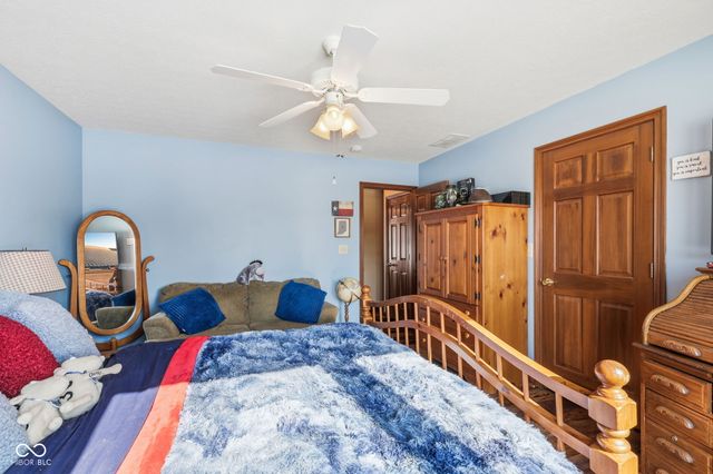 4642 Aquaduct Drive, Greenwood, IN 46142