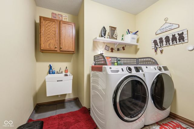 4642 Aquaduct Drive, Greenwood, IN 46142