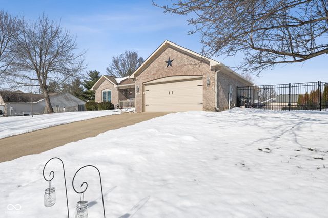 4642 Aquaduct Drive, Greenwood, IN 46142