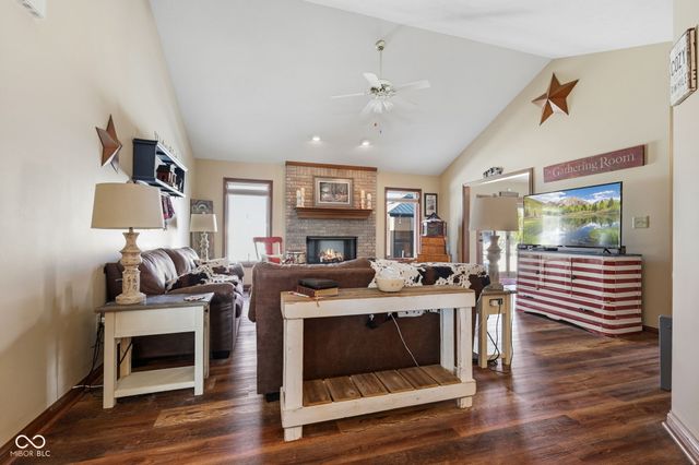 4642 Aquaduct Drive, Greenwood, IN 46142