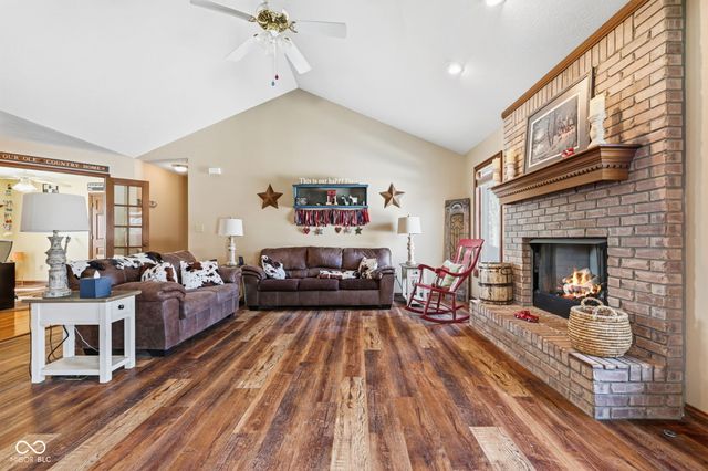 4642 Aquaduct Drive, Greenwood, IN 46142