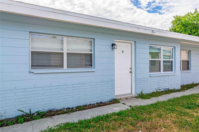 140 112TH AVENUE N 4, St Petersburg, FL 33716