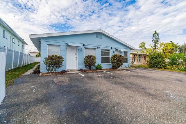 140 112TH AVENUE N 4, St Petersburg, FL 33716