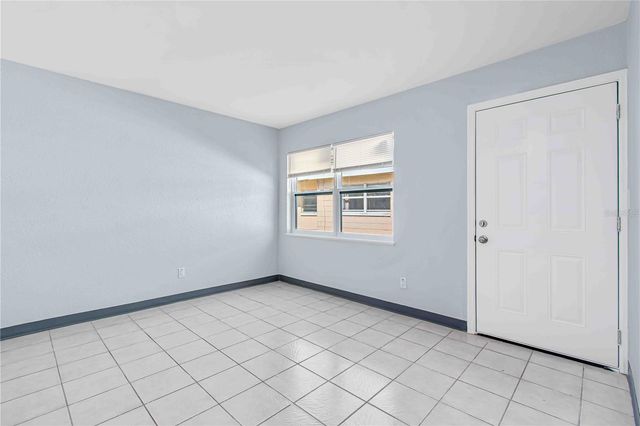 140 112TH AVENUE N 4, St Petersburg, FL 33716