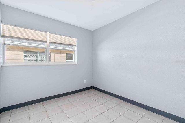 140 112TH AVENUE N 4, St Petersburg, FL 33716