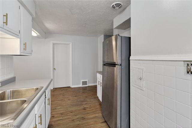 5571 Oakwood Avenue, Maple Heights, OH 44137