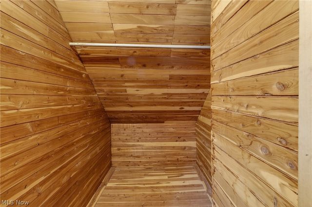 5571 Oakwood Avenue, Maple Heights, OH 44137