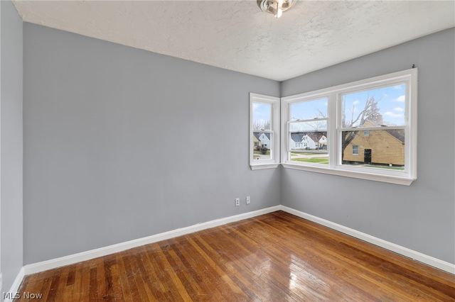 5571 Oakwood Avenue, Maple Heights, OH 44137