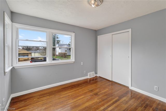 5571 Oakwood Avenue, Maple Heights, OH 44137