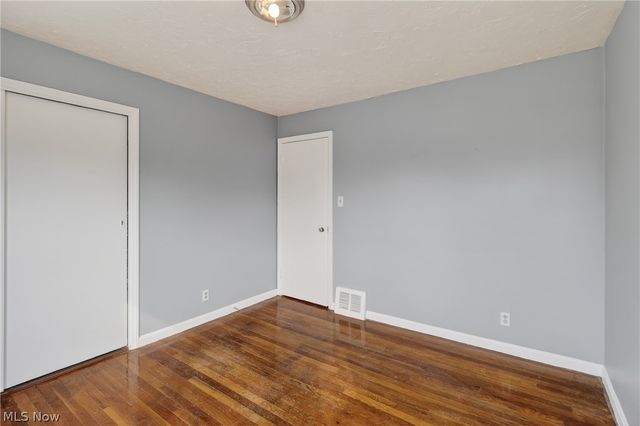 5571 Oakwood Avenue, Maple Heights, OH 44137