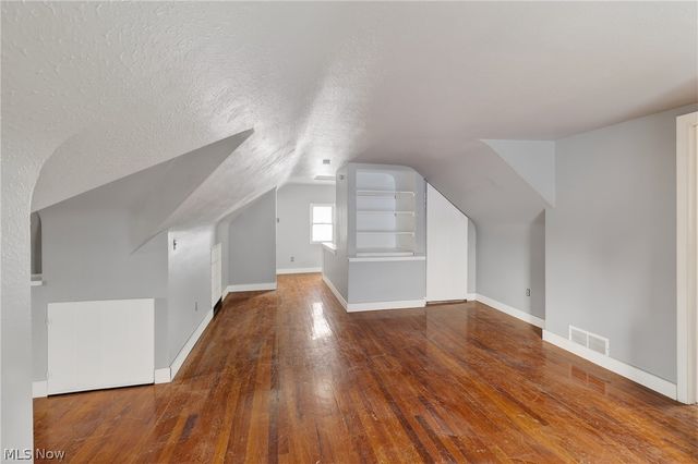 5571 Oakwood Avenue, Maple Heights, OH 44137