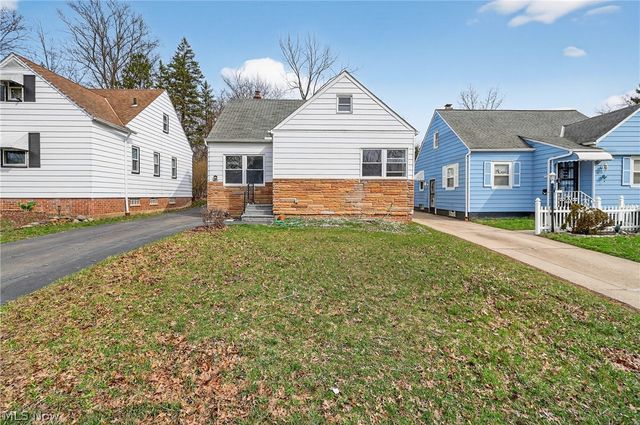 5571 Oakwood Avenue, Maple Heights, OH 44137