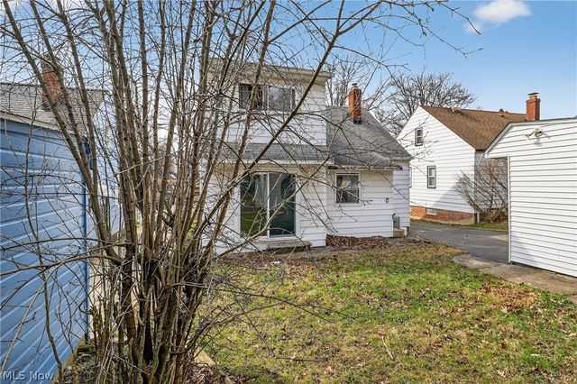 5571 Oakwood Avenue, Maple Heights, OH 44137