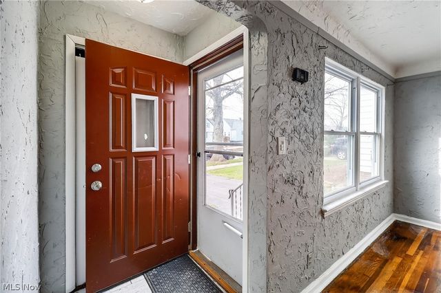 5571 Oakwood Avenue, Maple Heights, OH 44137