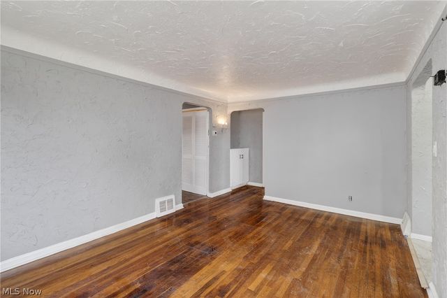 5571 Oakwood Avenue, Maple Heights, OH 44137