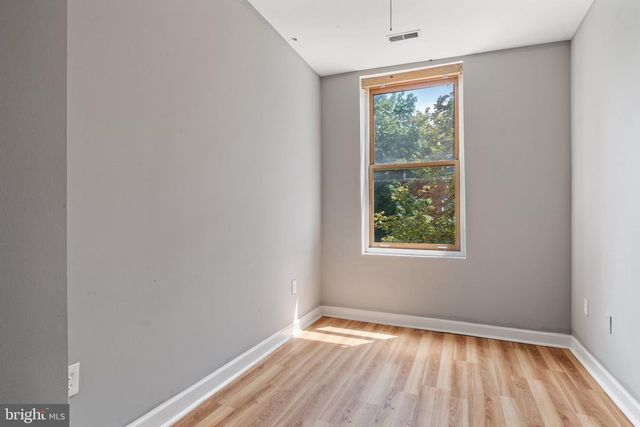 1731 W DIAMOND ST, Philadelphia, PA 19121