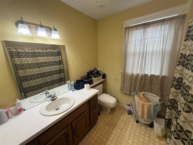 200 Cedar AVE, Vinton, VA 24179