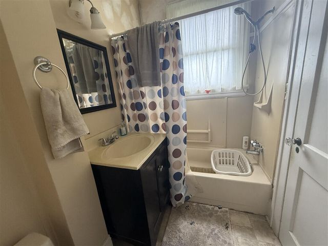 200 Cedar AVE, Vinton, VA 24179