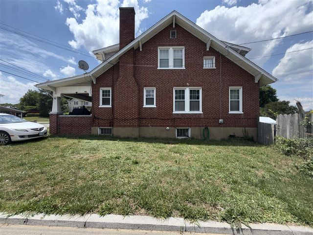 200 Cedar AVE, Vinton, VA 24179