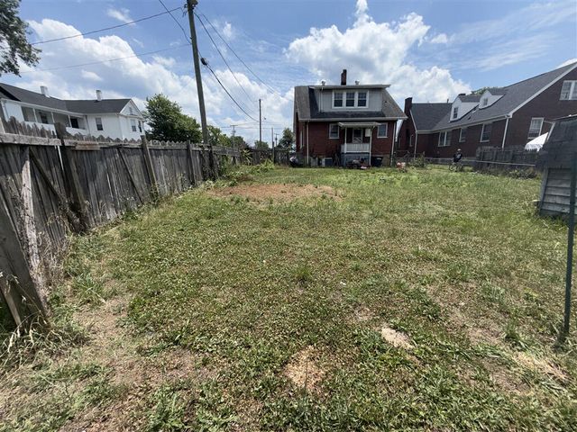 200 Cedar AVE, Vinton, VA 24179