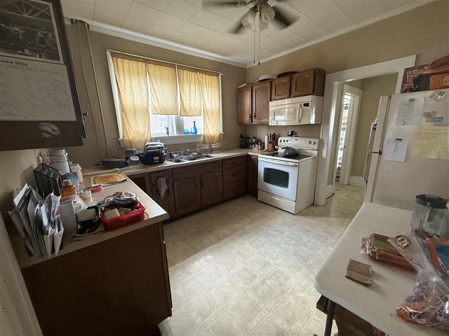 200 Cedar AVE, Vinton, VA 24179