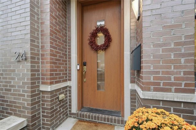 24 Mercer Street, Cincinnati, OH 45202