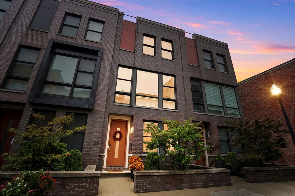 24 Mercer Street, Cincinnati, OH 45202