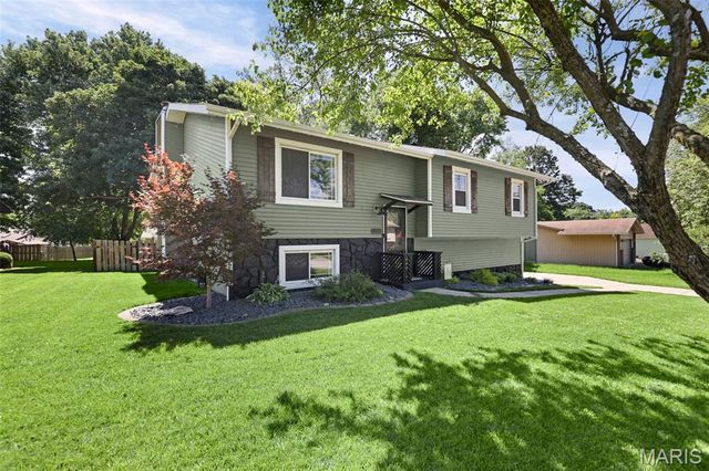 1968 Lemontree Lane, Collinsville, IL 62234