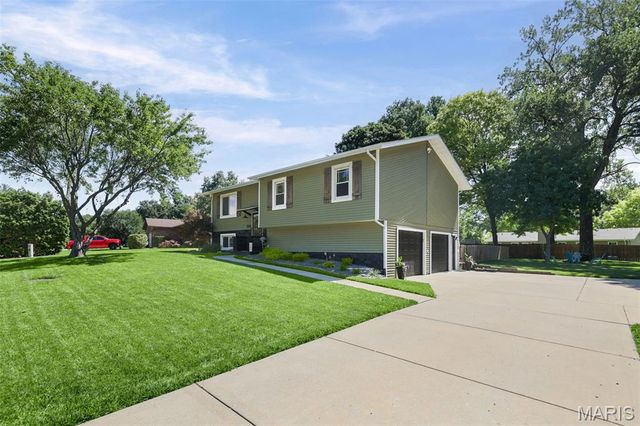 1968 Lemontree Lane, Collinsville, IL 62234