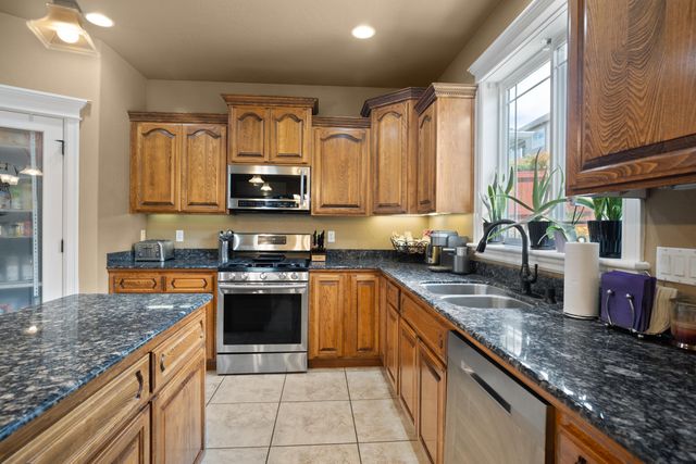 4450 Brownridge Terrace, Medford, OR 97504