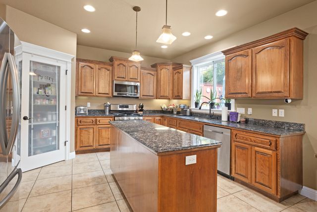 4450 Brownridge Terrace, Medford, OR 97504