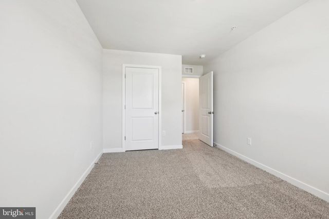 285 LONG BRANCH LN, La Plata, MD 20646