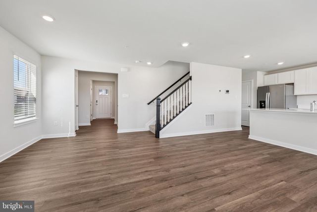 285 LONG BRANCH LN, La Plata, MD 20646