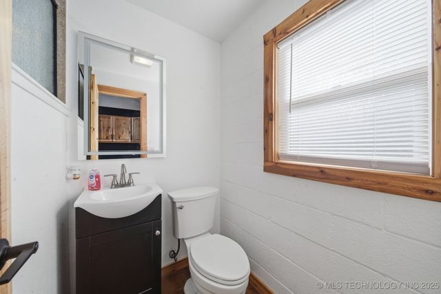 318 E 11th Street, Dewey, OK 74029